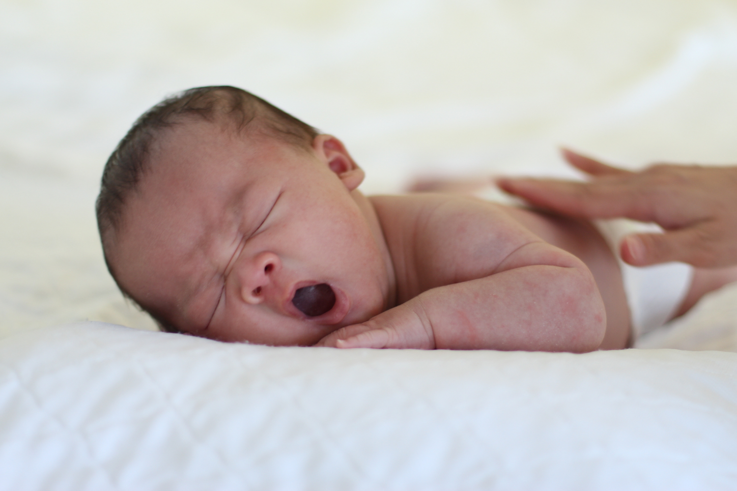 Can Baby Sleep On Tummy After Feeding