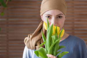 Woman with breastcancer on daffodil day